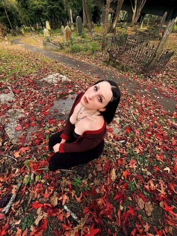 Harley quinn smith leaked private photo uncensored HD quality