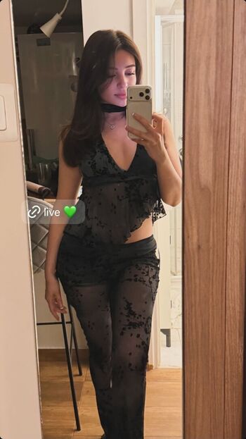 Helenalive  page leaked private photo uncensored HD quality