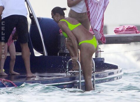 Irina shayk  page leaked private photo uncensored HD quality