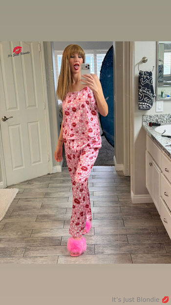 Itsjustblondie page leaked private photo uncensored HD quality