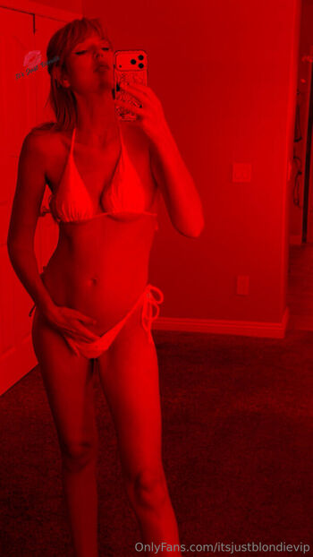Itsjustblondie leaked private photo uncensored HD quality