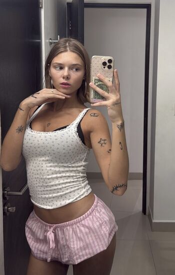 Ivasimmetria page leaked private photo uncensored HD quality