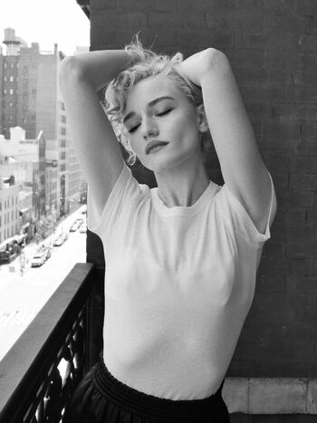 Julia garner leaked private photo uncensored HD quality