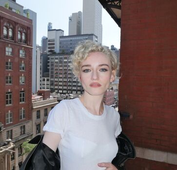 Julia garner leaked private photo uncensored HD quality
