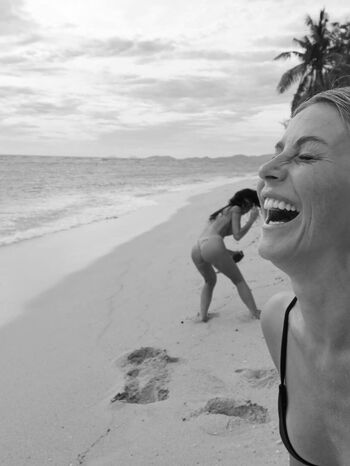 Julianne hough leaked private photo uncensored HD quality