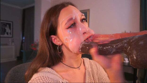 Karolineneuer page leaked private photo uncensored HD quality
