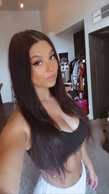 Kira kosarin  page leaked private photo uncensored HD quality