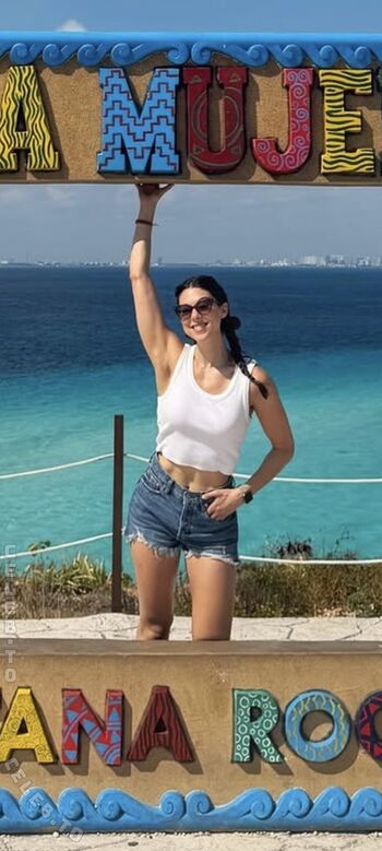 Kira kosarin  page leaked private photo uncensored HD quality