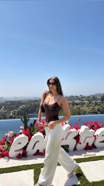 Kira kosarin  page leaked private photo uncensored HD quality