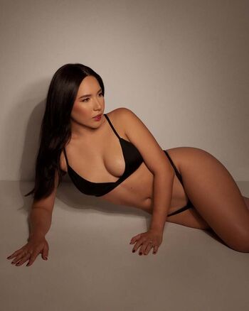Lauraav leaked private photo uncensored HD quality