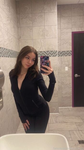 Laylubug leaked private photo uncensored HD quality