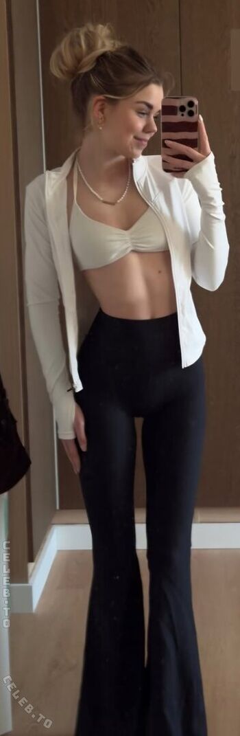 Lea peach  page leaked private photo uncensored HD quality