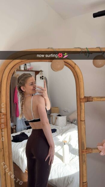 Lea peach  page leaked private photo uncensored HD quality