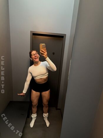 Leonie kommoss  page leaked private photo uncensored HD quality