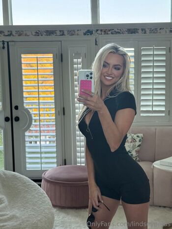 Lindsey pelas  page leaked private photo uncensored HD quality