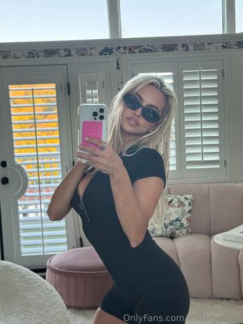 Lindsey pelas  page leaked private photo uncensored HD quality