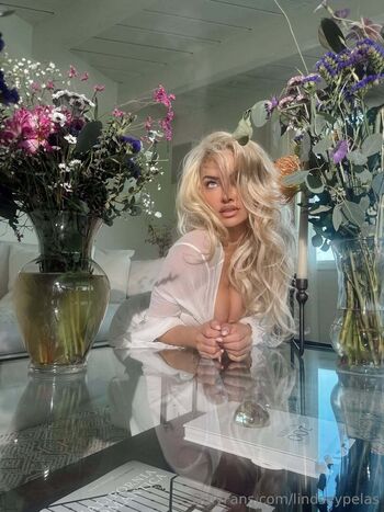 Lindsey pelas  page leaked private photo uncensored HD quality