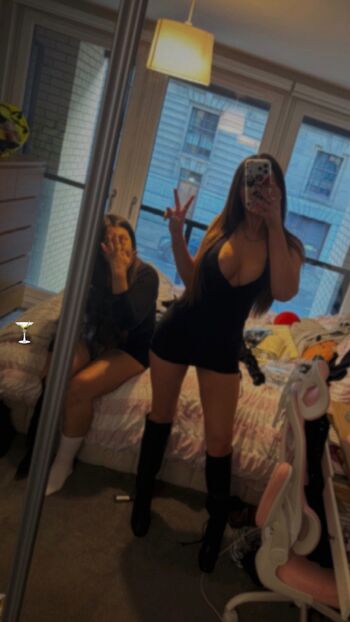 Louiselaingx leaked private photo uncensored HD quality