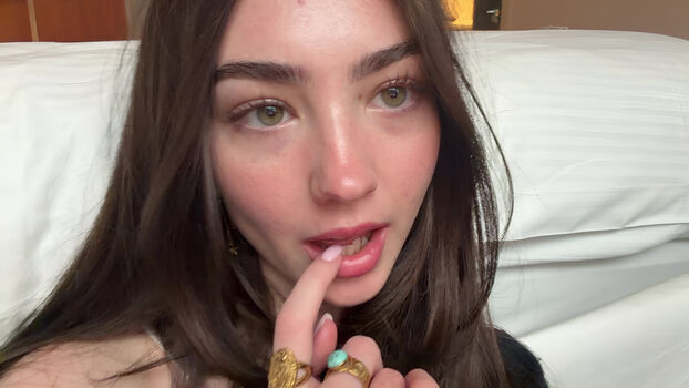 Lyzzahh page leaked private photo uncensored HD quality