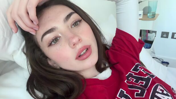 Lyzzahh page leaked private photo uncensored HD quality