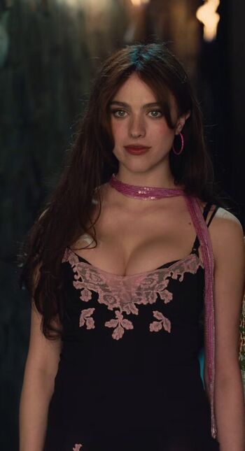Margaret qualley page leaked private photo uncensored HD quality