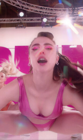 Margaret qualley page leaked private photo uncensored HD quality