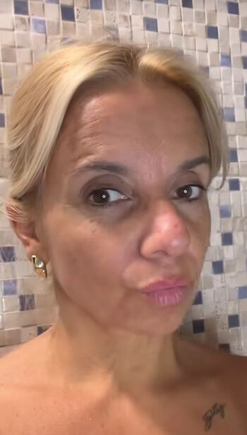 Mature women page leaked private photo uncensored HD quality