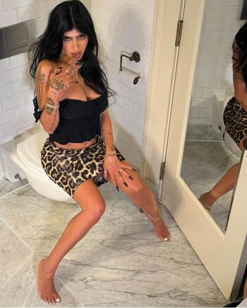 Mia khalifa leaked private photo uncensored HD quality