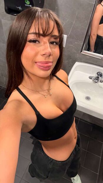 Mikayla campinos  page leaked private photo uncensored HD quality