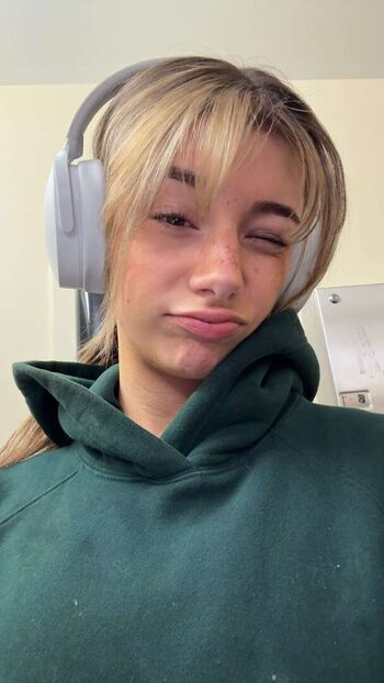 Mikayla campinos  page leaked private photo uncensored HD quality