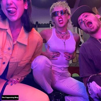 Miley cyrus page leaked private photo uncensored HD quality