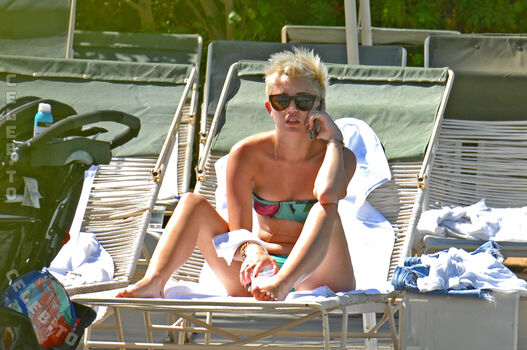 Miley cyrus page leaked private photo uncensored HD quality
