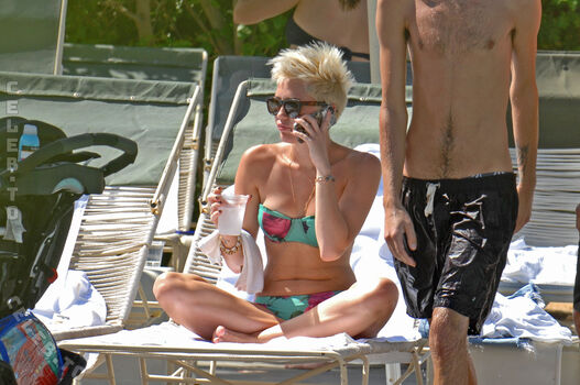 Miley cyrus page leaked private photo uncensored HD quality
