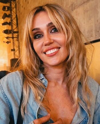 Miley cyrus page leaked private photo uncensored HD quality