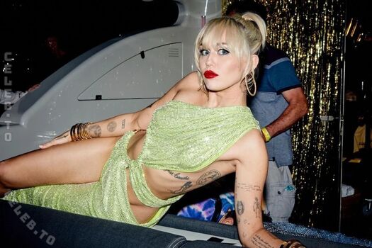 Miley cyrus page leaked private photo uncensored HD quality