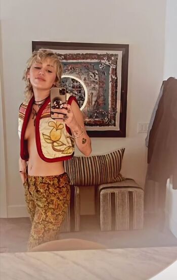 Miley cyrus page leaked private photo uncensored HD quality