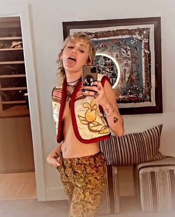 Miley cyrus page leaked private photo uncensored HD quality