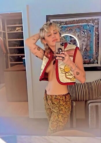 Miley cyrus page leaked private photo uncensored HD quality