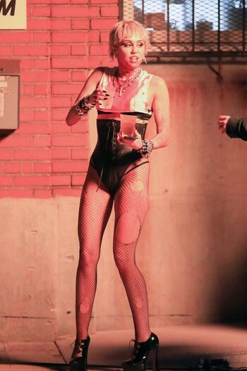Miley cyrus page leaked private photo uncensored HD quality