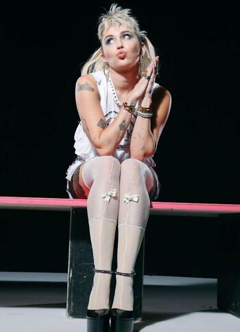Miley cyrus page leaked private photo uncensored HD quality