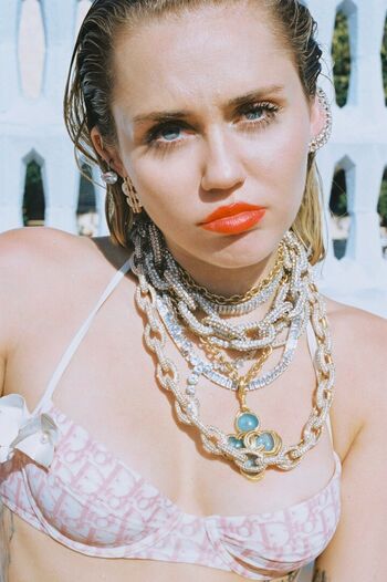 Miley cyrus leaked private photo uncensored HD quality