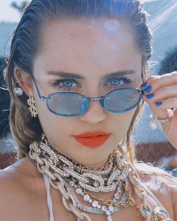 Miley cyrus leaked private photo uncensored HD quality