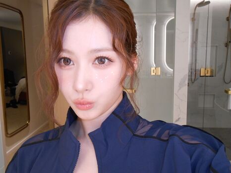 Minatozaki sana page leaked private photo uncensored HD quality