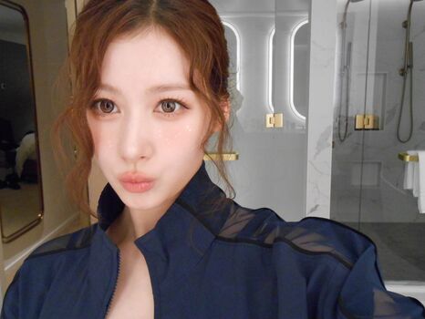 Minatozaki sana page leaked private photo uncensored HD quality