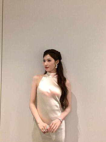 Minatozaki sana leaked private photo uncensored HD quality