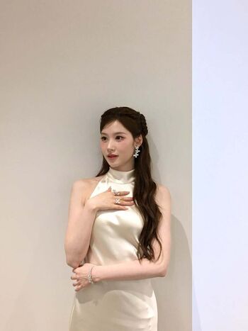 Minatozaki sana leaked private photo uncensored HD quality