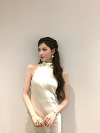 Minatozaki sana leaked private photo uncensored HD quality