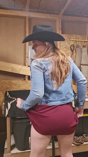 Naughtyredfarmgirl leaked private photo uncensored HD quality