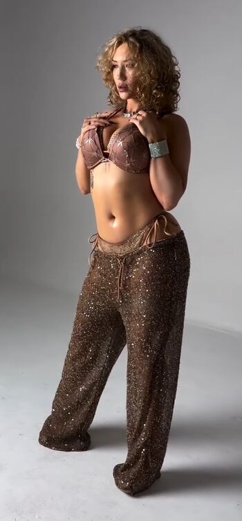 Nikkita lyons  page leaked private photo uncensored HD quality