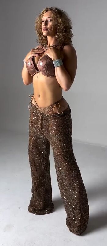 Nikkita lyons  page leaked private photo uncensored HD quality